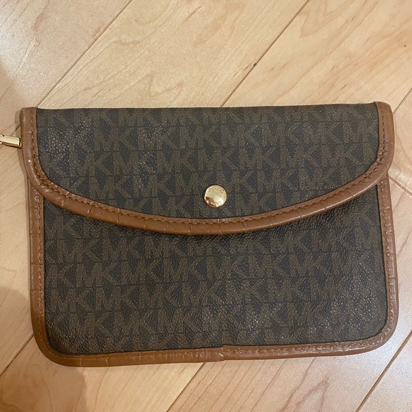 MICHAEL KORS Signature Eva Tote Shoulder Bag w/ Embossed Croc Leather Trim - Picture 14 of 16